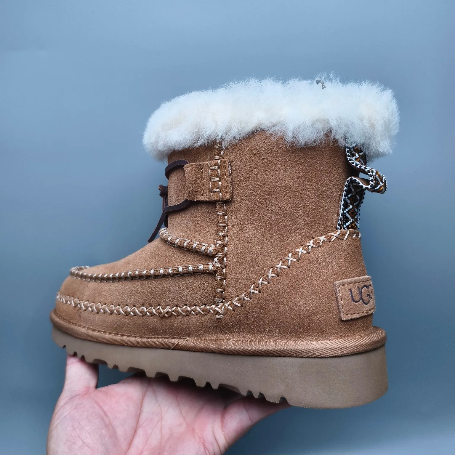 💰560 UGG sheepskin all-in-one snow boots 8251 mid-top braided casual shoes Color: maroon antelope brown Matching size: 35-40